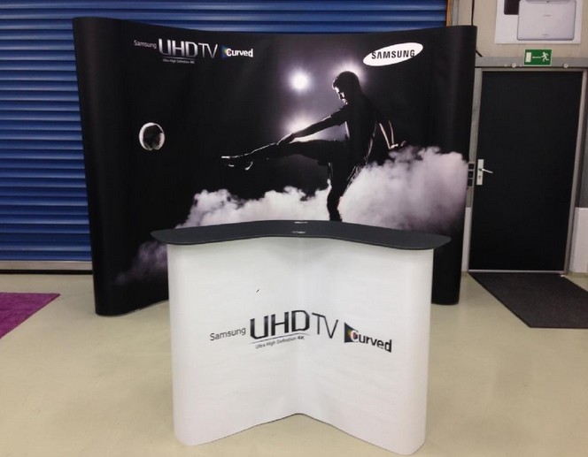 Expolinc Case & Counter Display